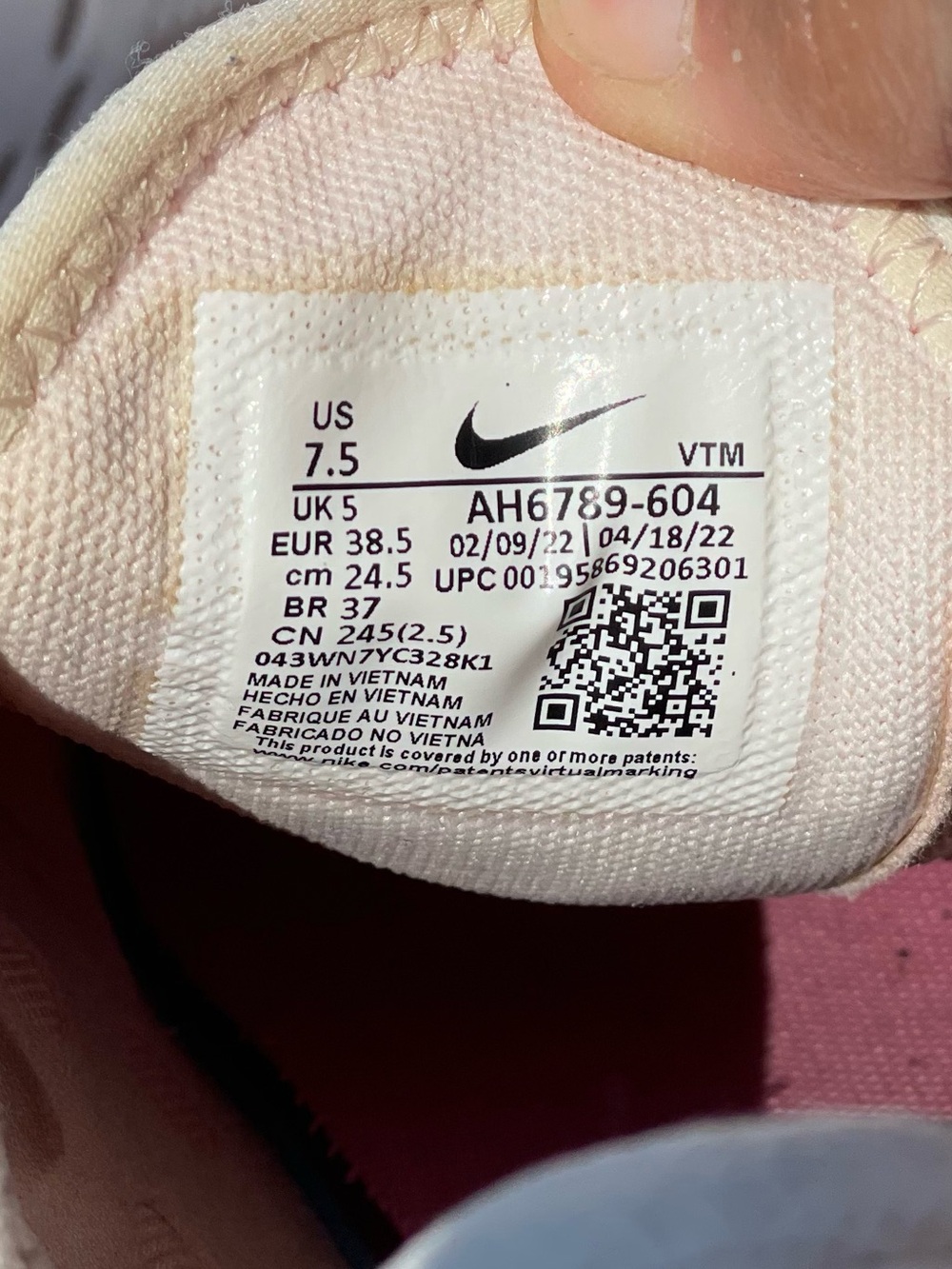 Nike Air Max 270 Pink White Black Women’s Sneakers Size 7.5 - Picture 6 of 8